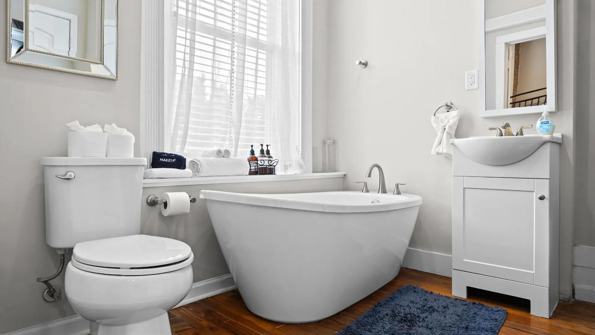 Historic 3-Br Downtown Bourbon Getaway Villa Louisville