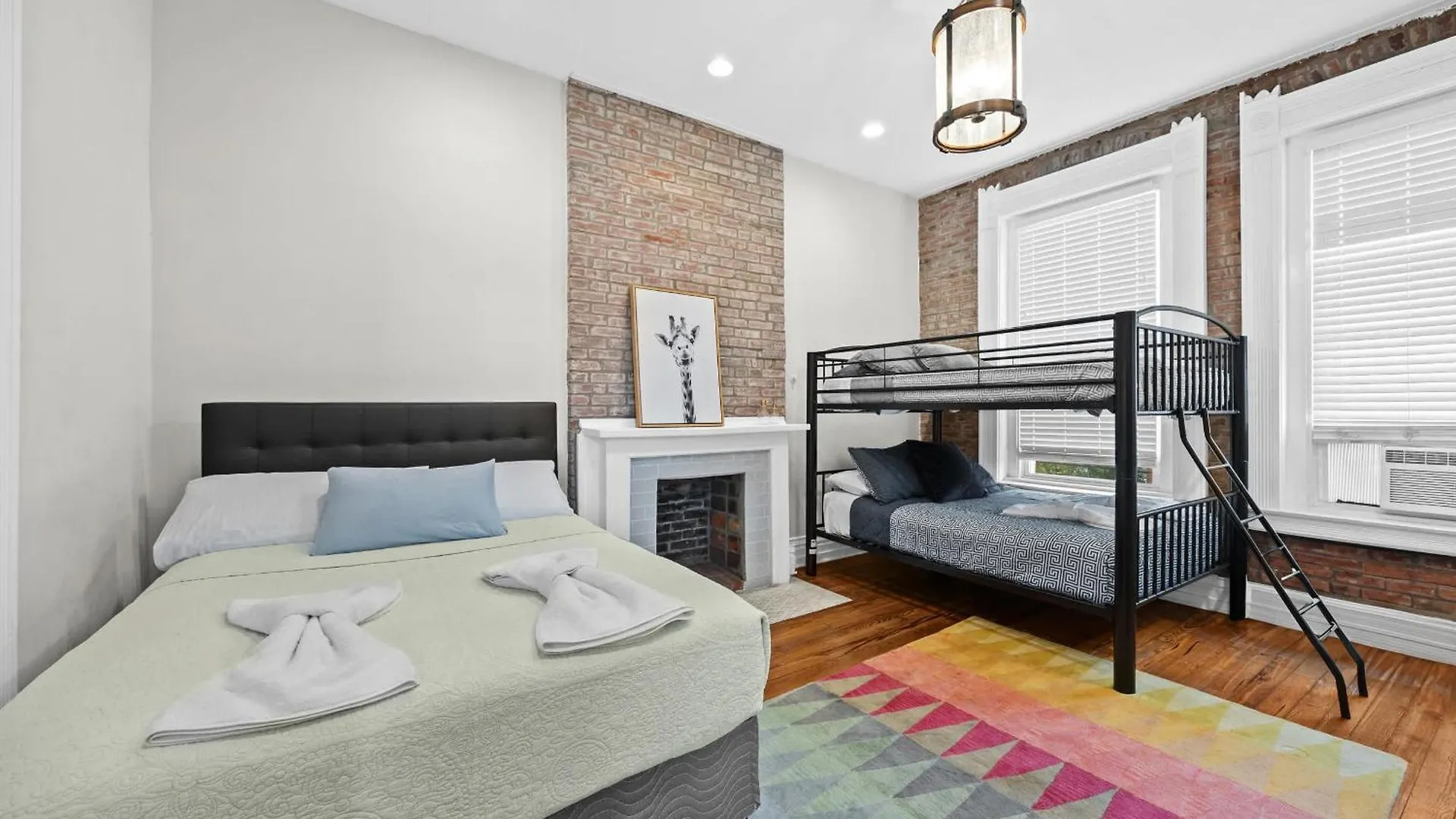 Historic 3-Br Downtown Bourbon Getaway Villa Louisville Vakantiehuis