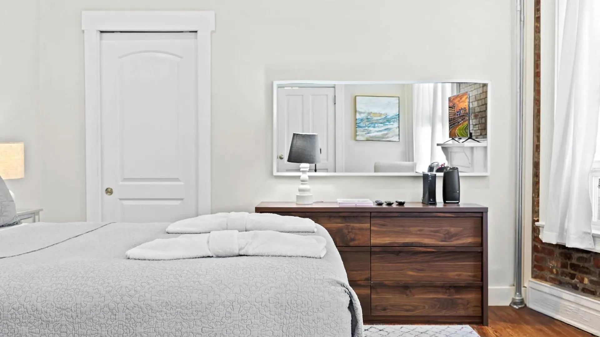 Historic 3-Br Downtown Bourbon Getaway Villa Louisville 0*,
