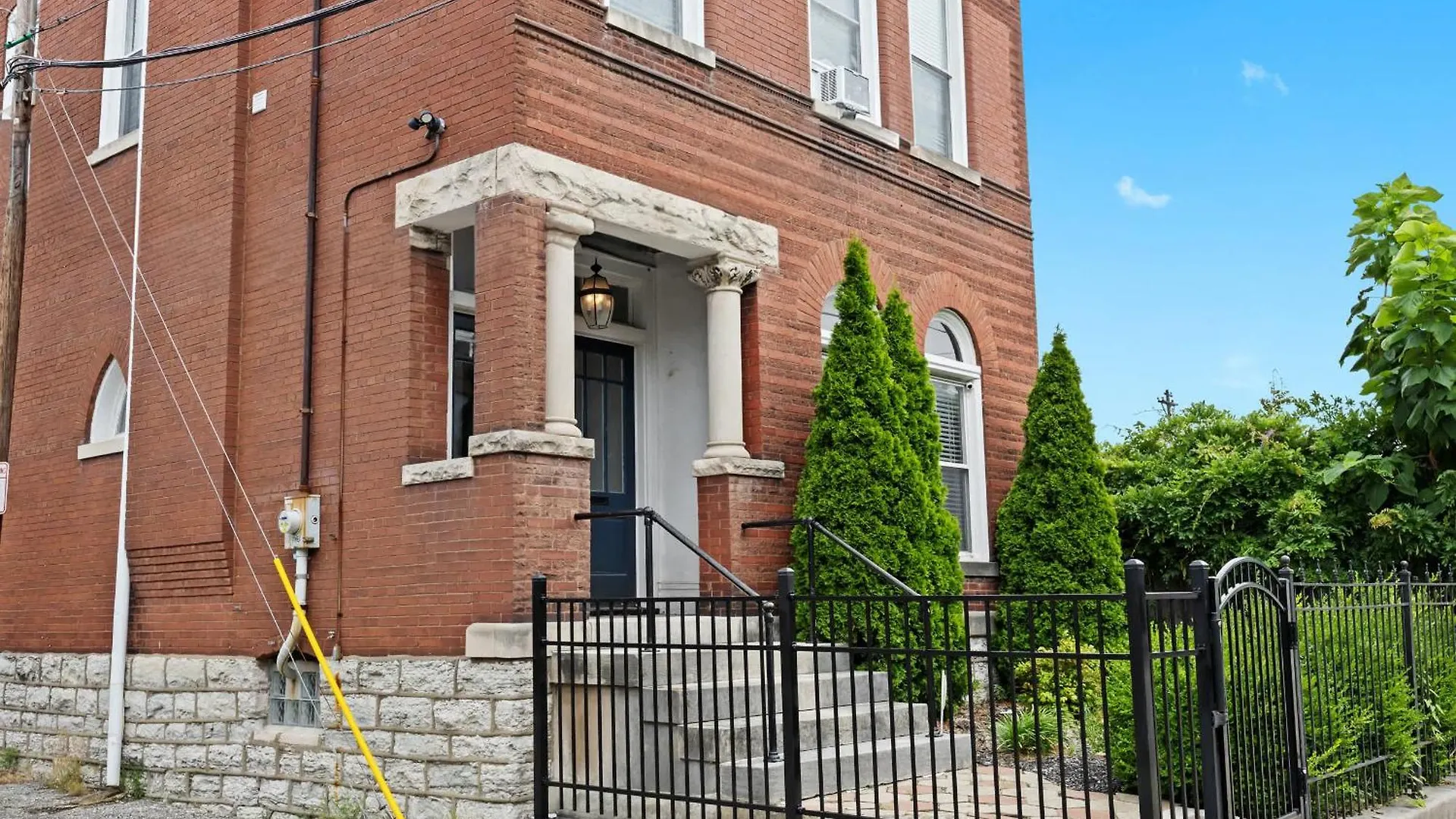 Historic 3-Br Downtown Bourbon Getaway Villa Louisville 0*,