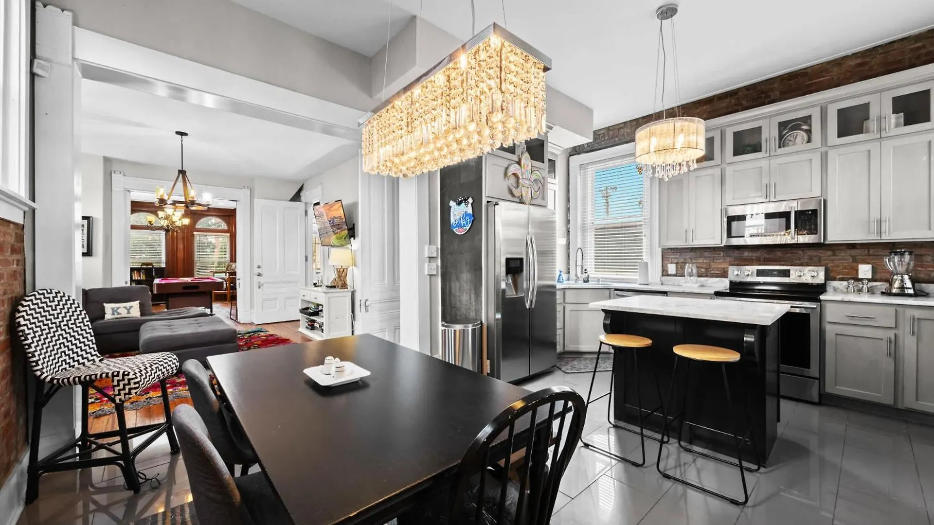 Historic 3-Br Downtown Bourbon Getaway Villa Louisville Verenigde Staten
